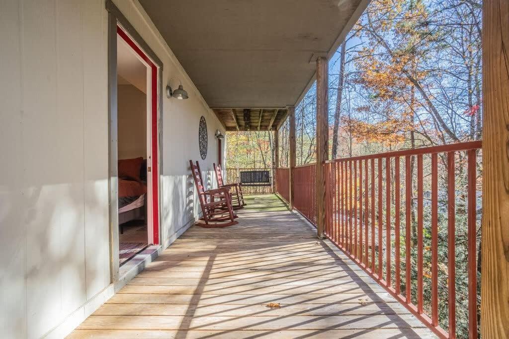 Casa de Férias Sasquatch E Sleeps 13 Gatlinburg